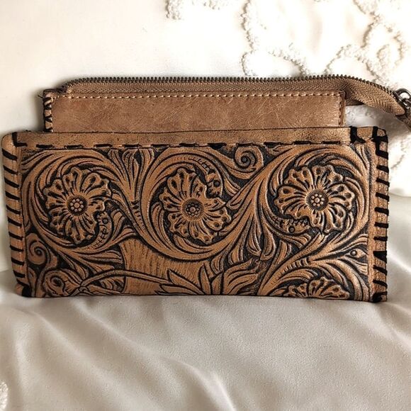Western Artisan Hand Tooled Leather -Small Zip Pouchette - Picture 5 of 12